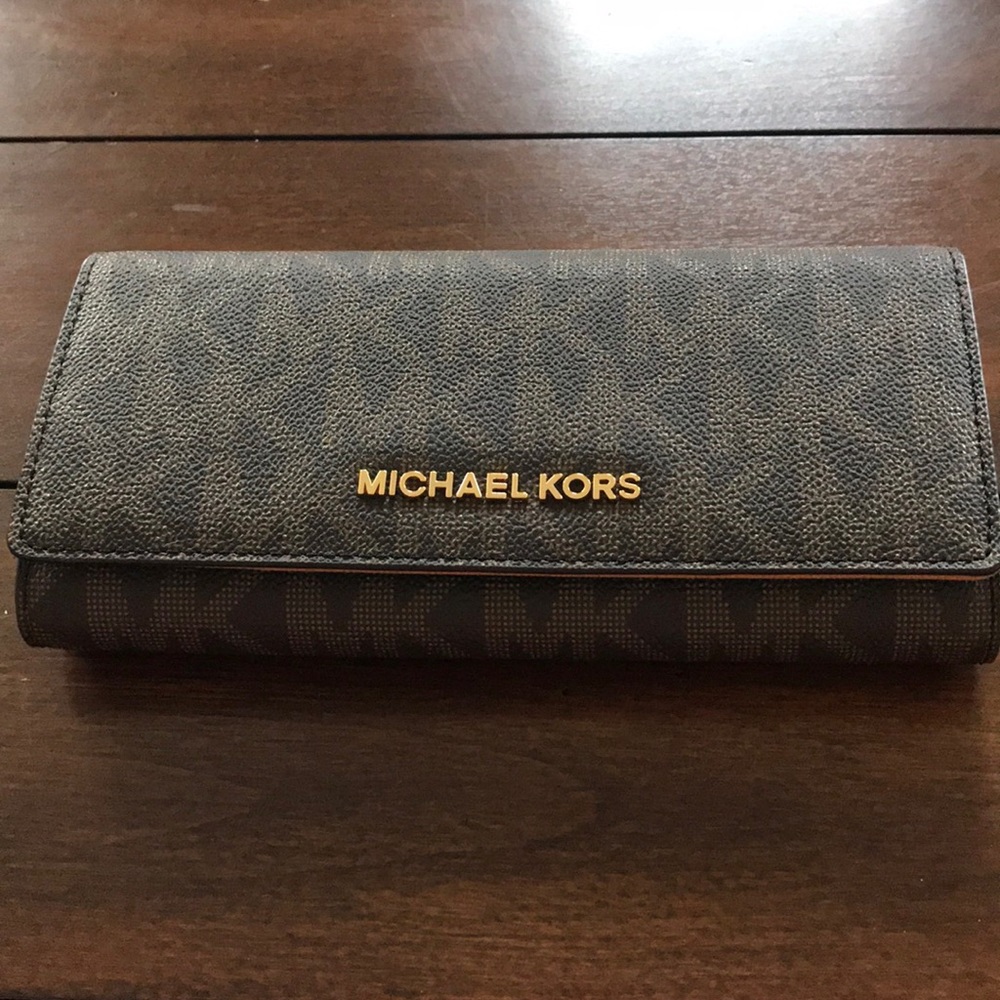 Michael Kors Signature Wallet